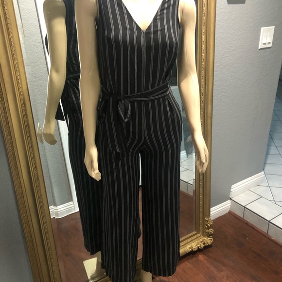 MAX STUDIO JUMPSUIT - Picture 1 of 7